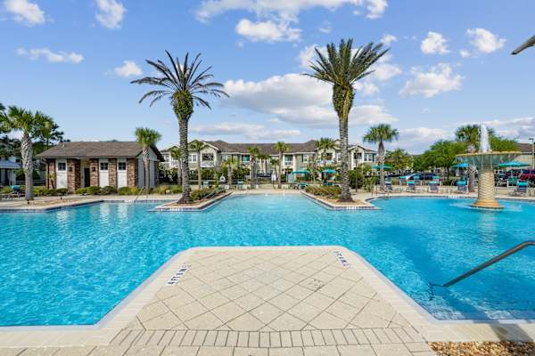 Oakleaf Plantation Apartments property